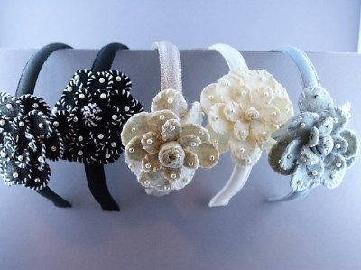 Cerchietto con fiore a strati in panno con perline BSW-05