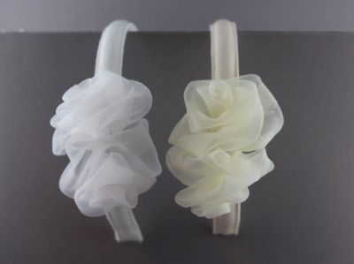 Cerchietto con 2 roselline in organza primo BSC-710