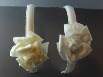 Cerchietto con fiore in nastro di seta tubolare BSC-701