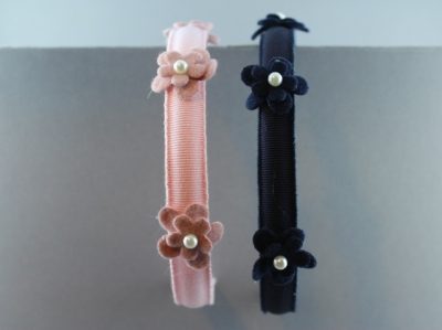 Cerchietto con fiorellini in panno con perla BSW-733