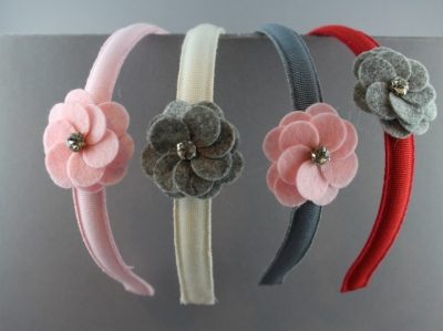 Cerchietto con fiore in panno e strass BSW-730