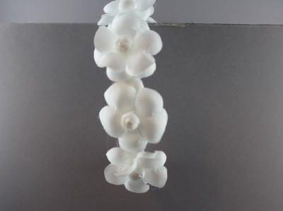 Cerchietto con 5 camelie dure bianche BSC-64