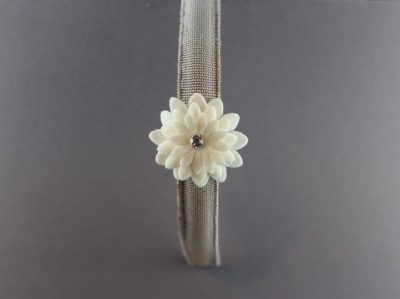 Cerchietto con margherita in panno con strass BSW-887