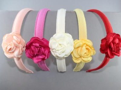 Cerchietto con rosa accartocciata in raso BSC-800