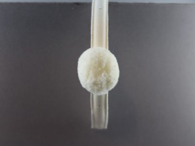 Cerchietto con pompon in lana e strass BSW-534S