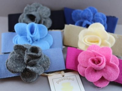 Molletta con fiocco in canetè con rosa in panno piccola MLW-168