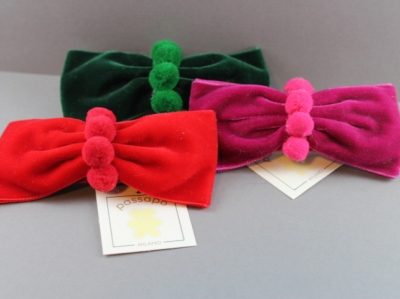 Molletta con fiocco in velluto e 4 pompon piccoli MLW-739