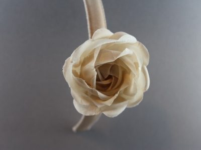 Cerchietto con rosa in taffetà e organza Piccola BSC-954P