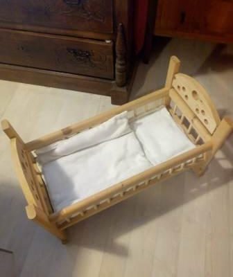 Culla in legno per bambole