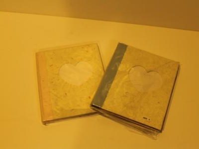 Diario libro dei ricordi o portafoto con cuore di tela aida