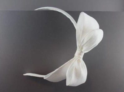 Cerchietto con doppio fiocco in lino bordato BSC-1902